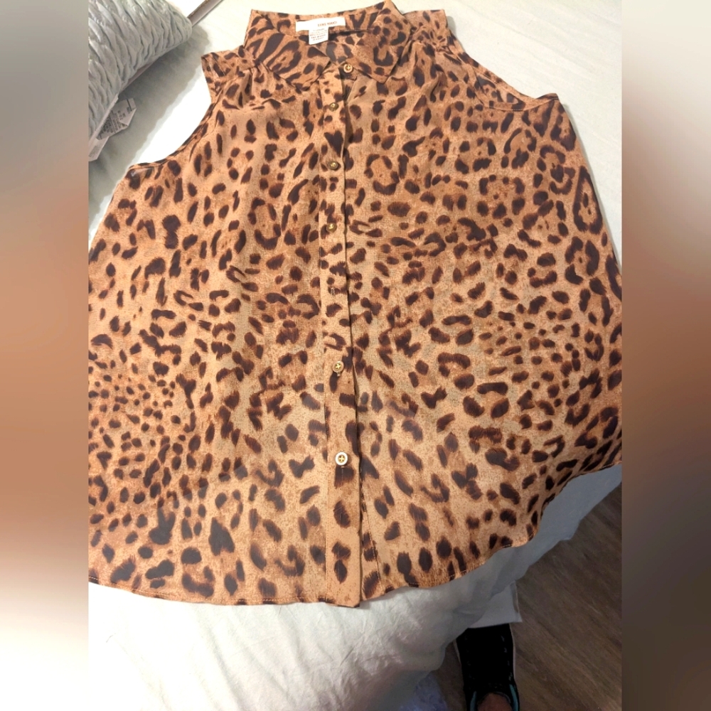 Leopard Print Sleeveless Top